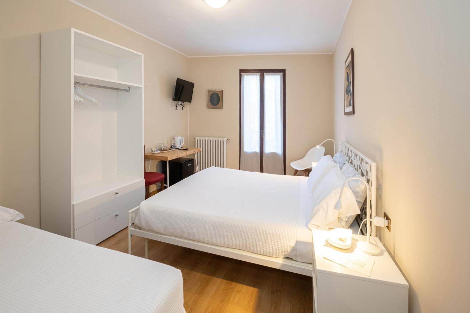 Bed and Breakfast Il Grifo Lenno Esterno foto