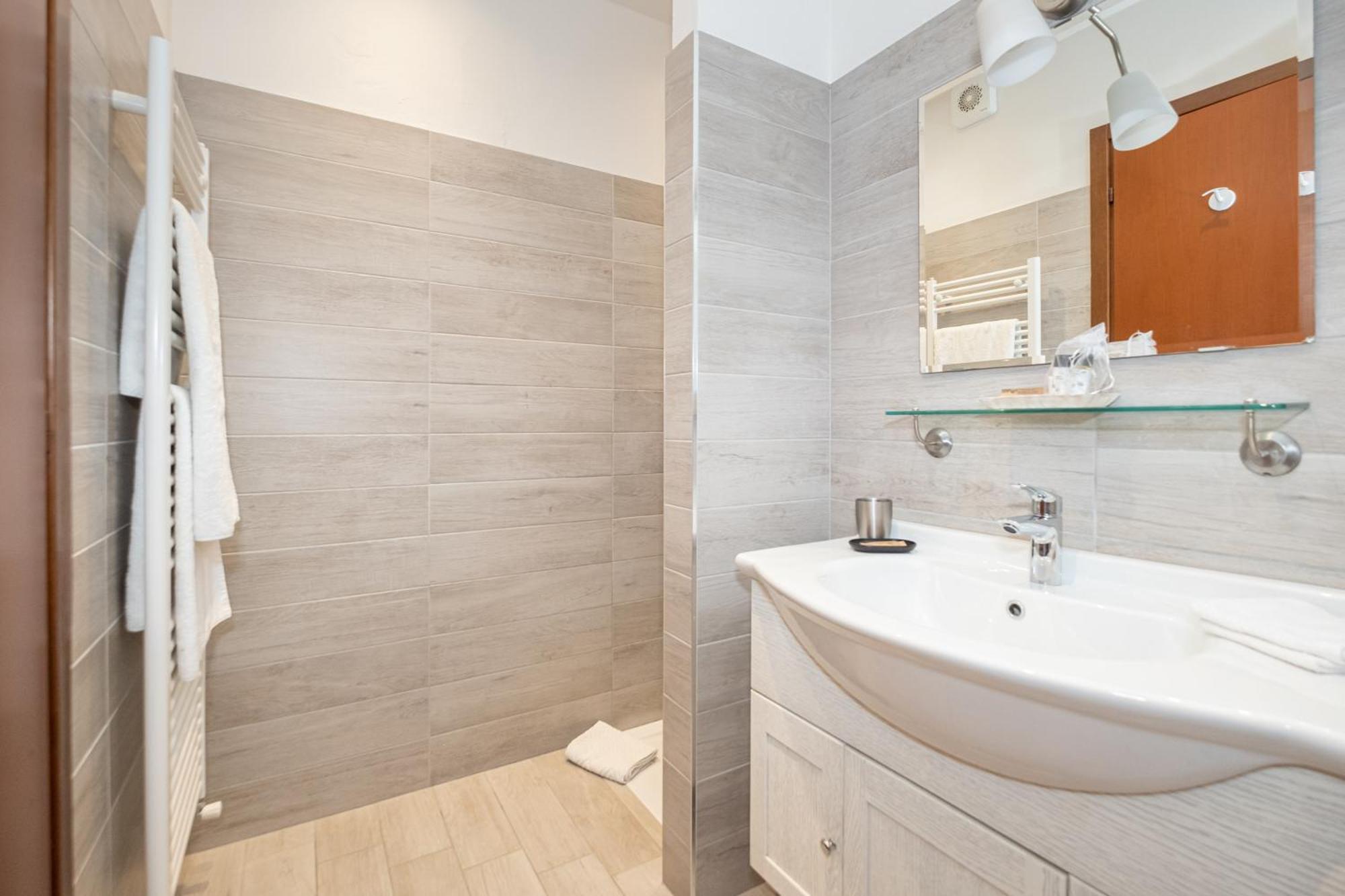 Bed and Breakfast Il Grifo Lenno Esterno foto