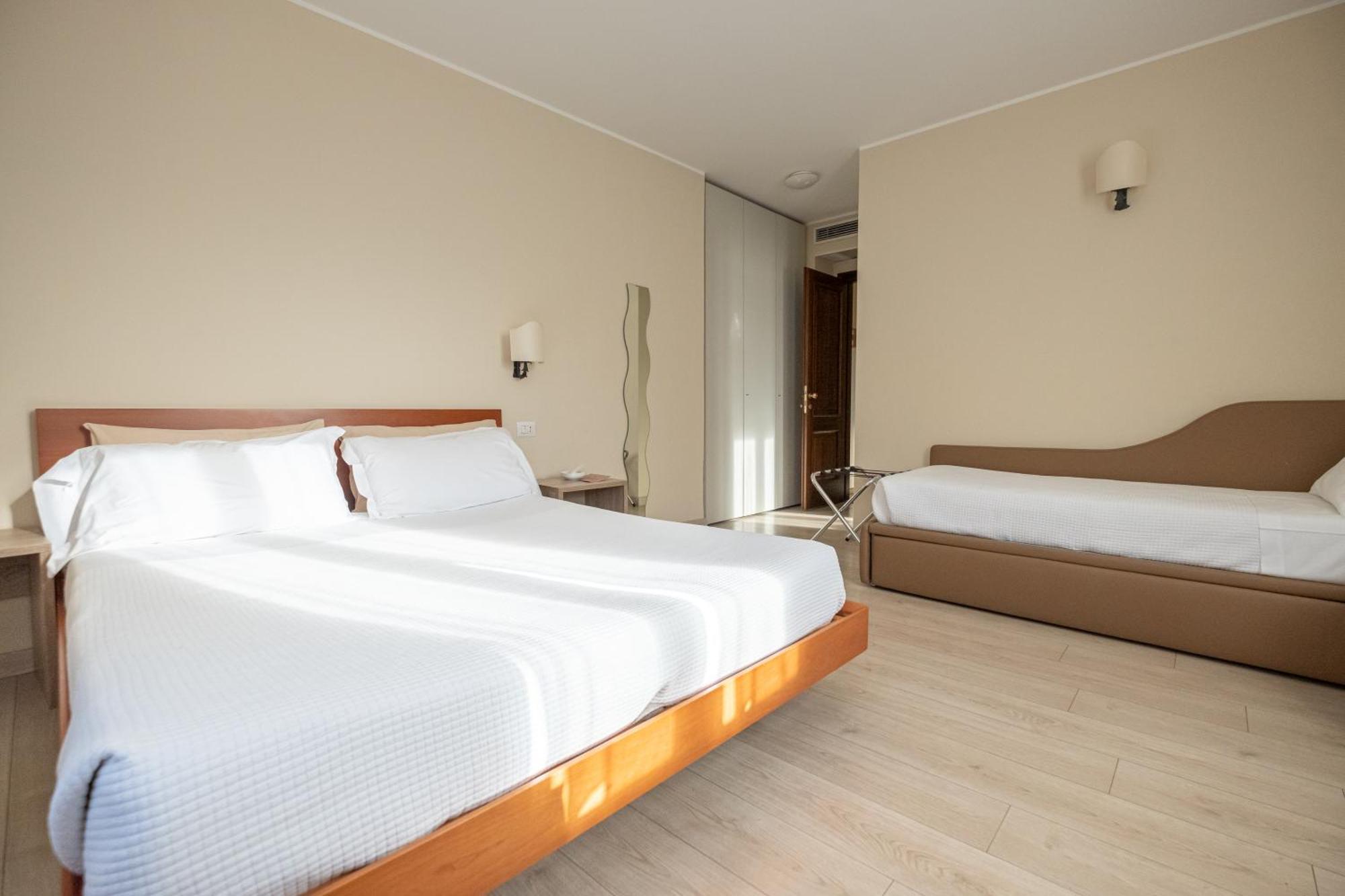 Bed and Breakfast Il Grifo Lenno Esterno foto
