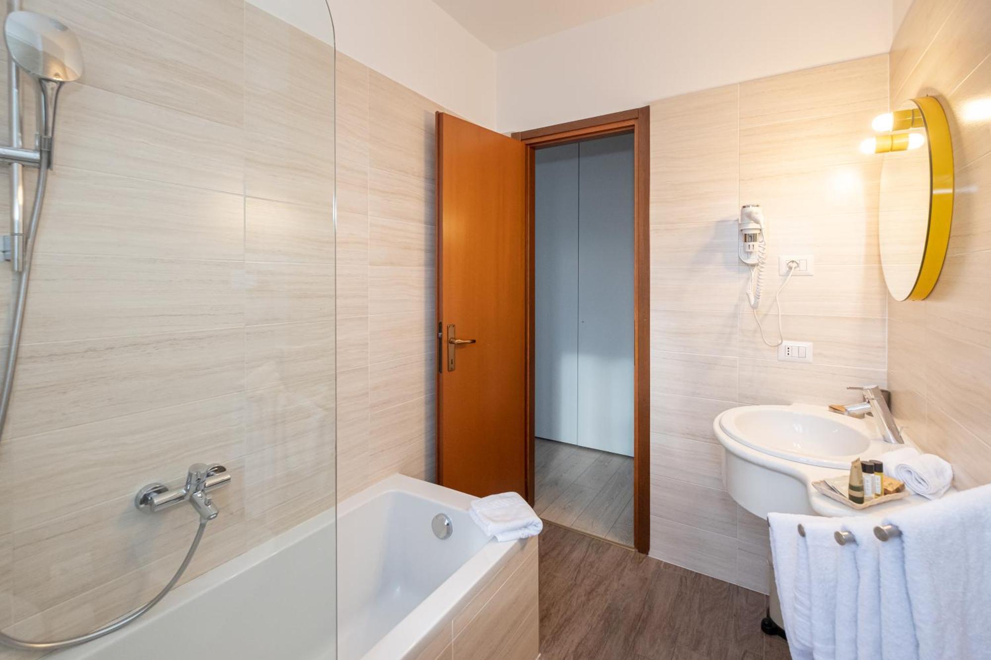 Bed and Breakfast Il Grifo Lenno Esterno foto