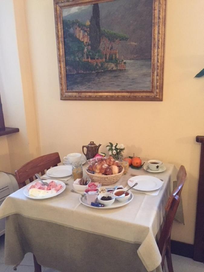 Bed and Breakfast Il Grifo Lenno Camera foto